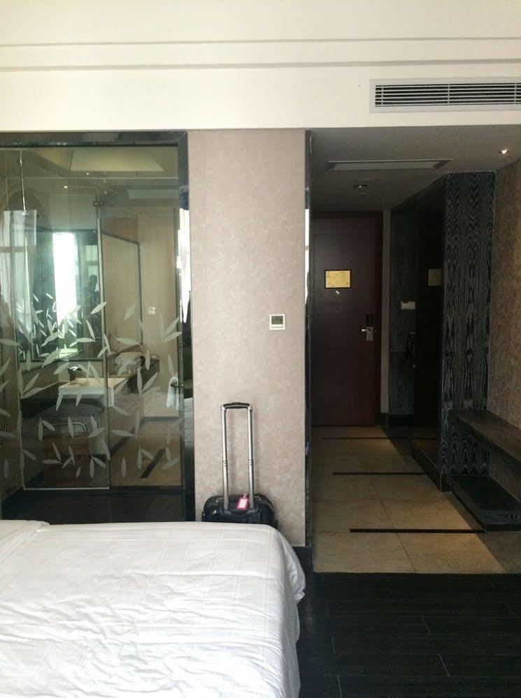 Jun Hao Hotel Dongguan  Dış mekan fotoğraf