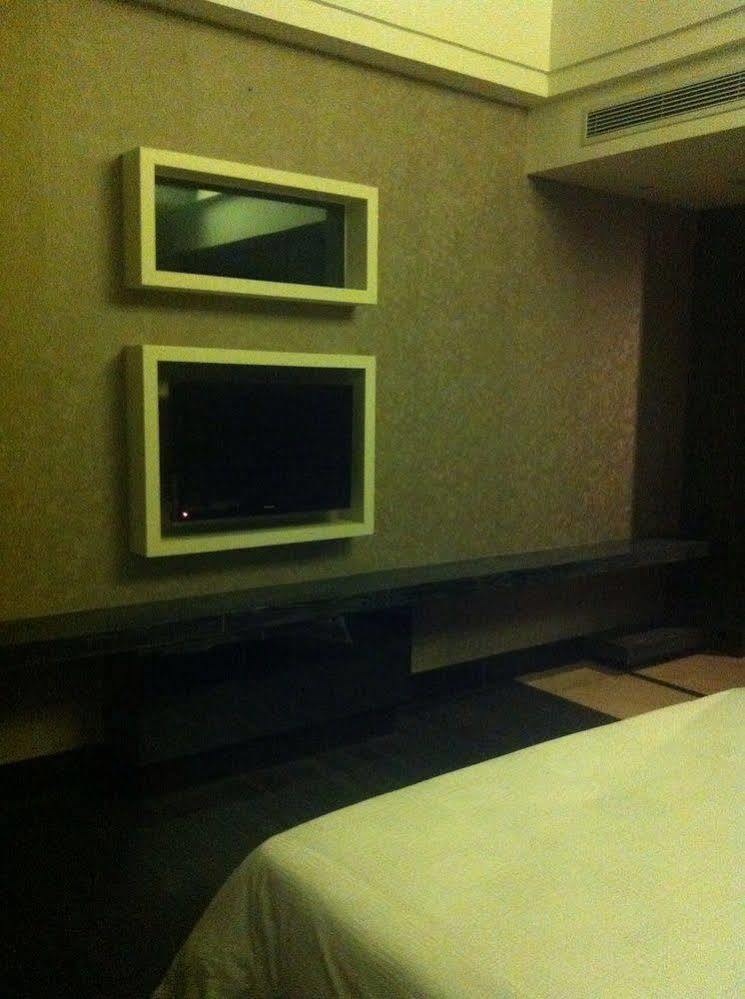 Jun Hao Hotel Dongguan  Dış mekan fotoğraf