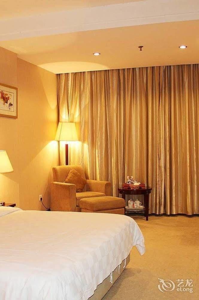 Jun Hao Hotel Dongguan  Dış mekan fotoğraf